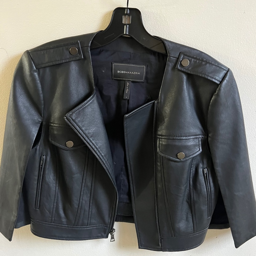 BCBG Three Quarter Blazer Cape (Size Small)